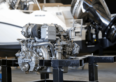 Reparación y limpieza de motores marinos