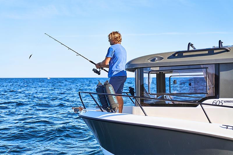 proa de barco para pesca Quicksilver 605 pilothouse