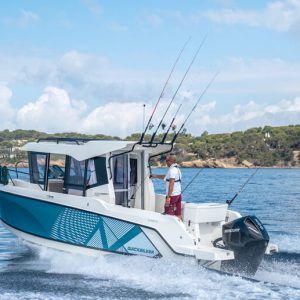 Embarcación Quicksilver CAPTUR 705 Pilothouse con Mercury 150 HP