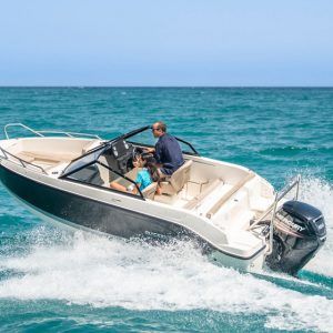 Embarcación Quicksilver activ 555 bowrider con mercury 100 hp 115 hp