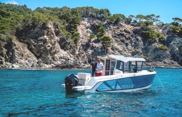 Quicksilver CAPTUR 705 Pilothouse con Mercury 150 HP más de 6 metros de eslora