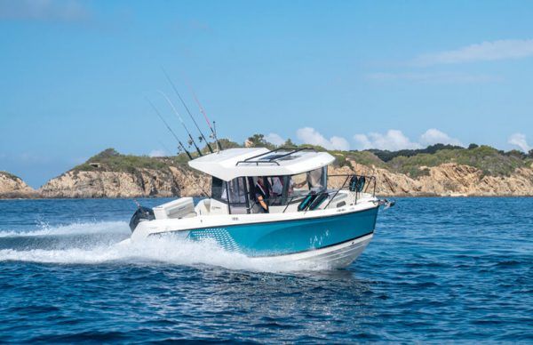 Quicksilver CAPTUR 705 Pilothouse con Mercury 150 HP para 7 pax